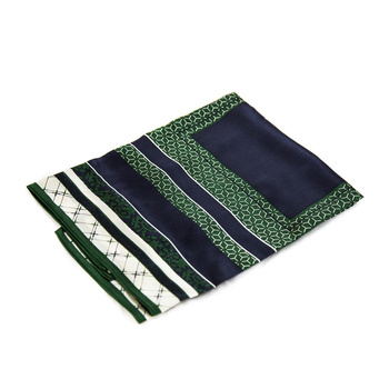 APASZKA JEDWABNA W KARTONOWYM OPAKOWANIU